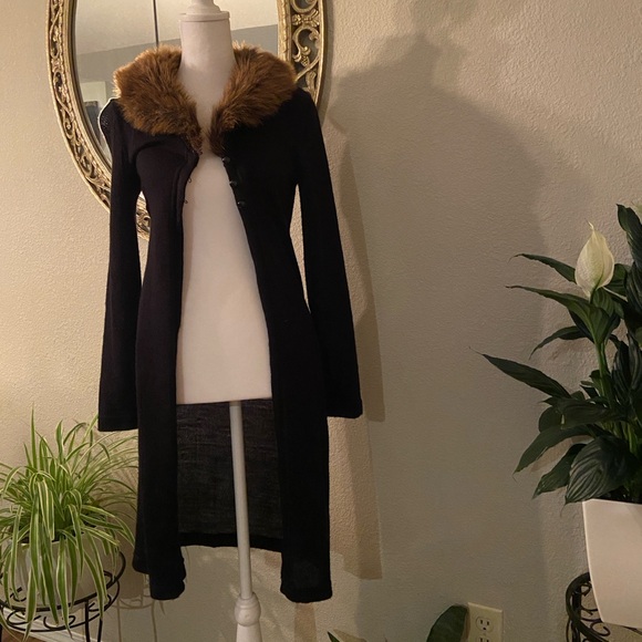 A. Byer Black Cardigan with Brown Faux Fur Collar - Picture 4 of 8